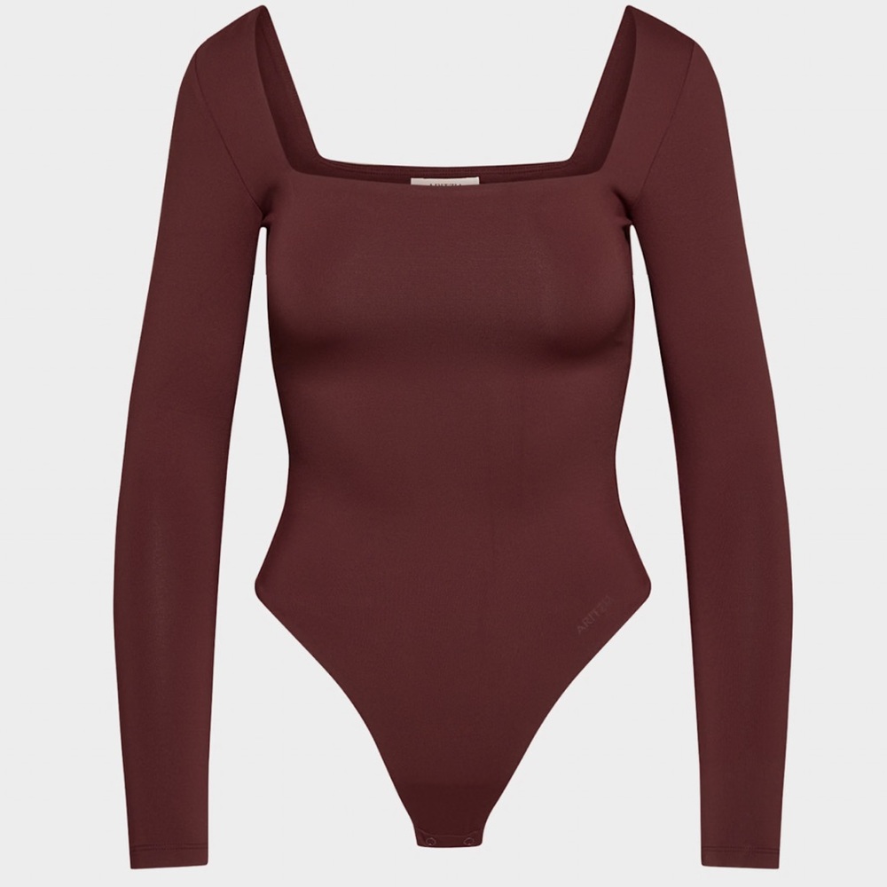 Aritzia Orignial Contour Squareneck Bodysuit
